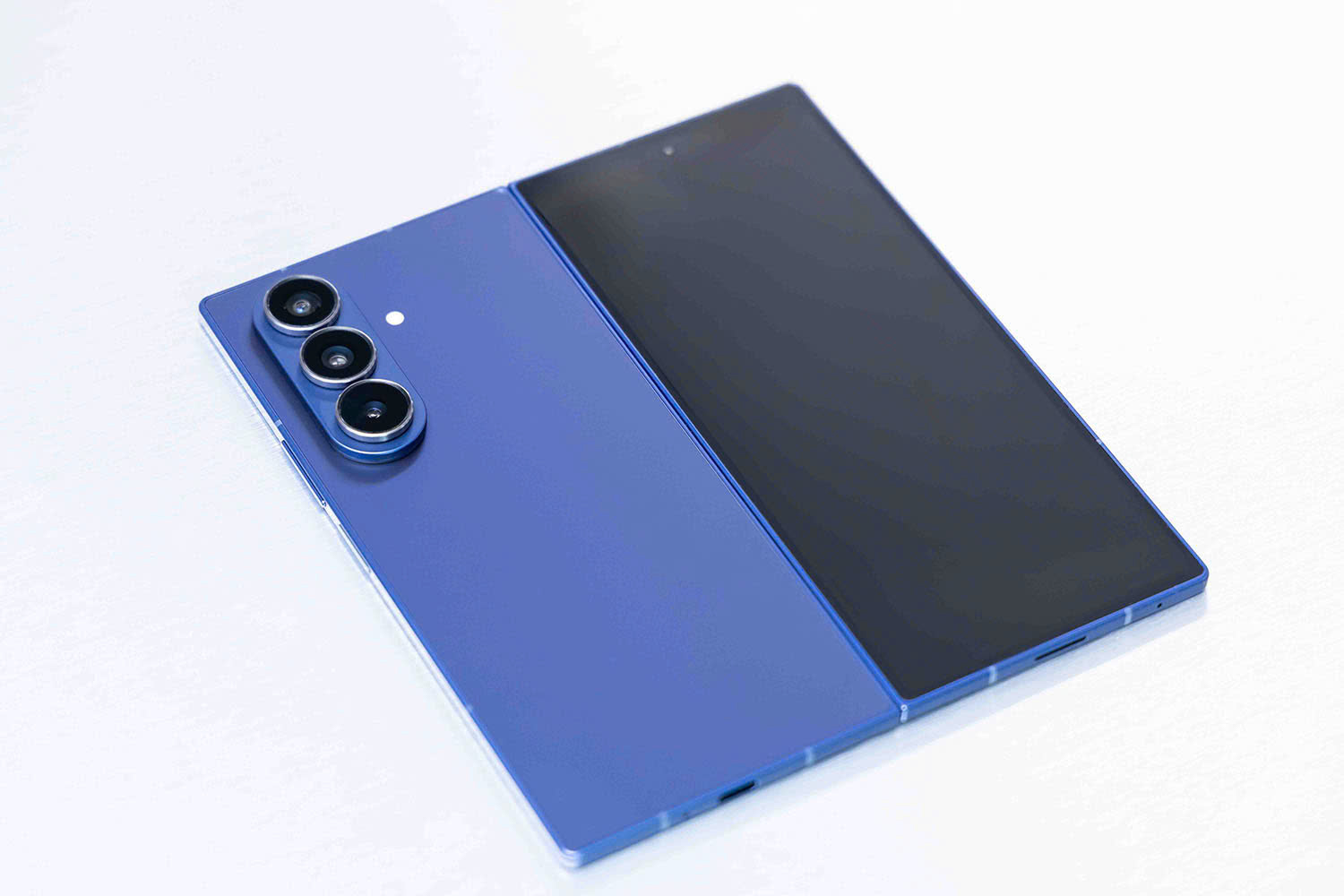 Samsung Galaxy Z Fold7 Mỏng nhẹ đột phá – Thông minh dẫn đầu